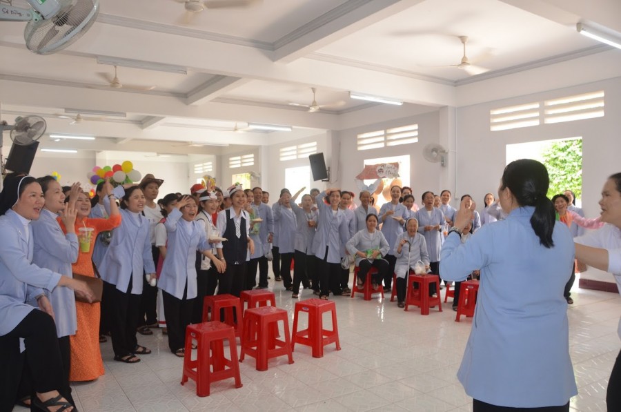 Vui quan thầy Têrêsa 2019. Ảnh: MTG Nha Trang