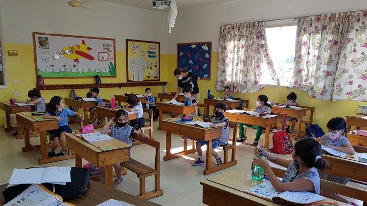 Các trường Công giáo ở Libăng bị ảnh hưởng bởi cuộc khủng hoảng kinh tế và xã hội
