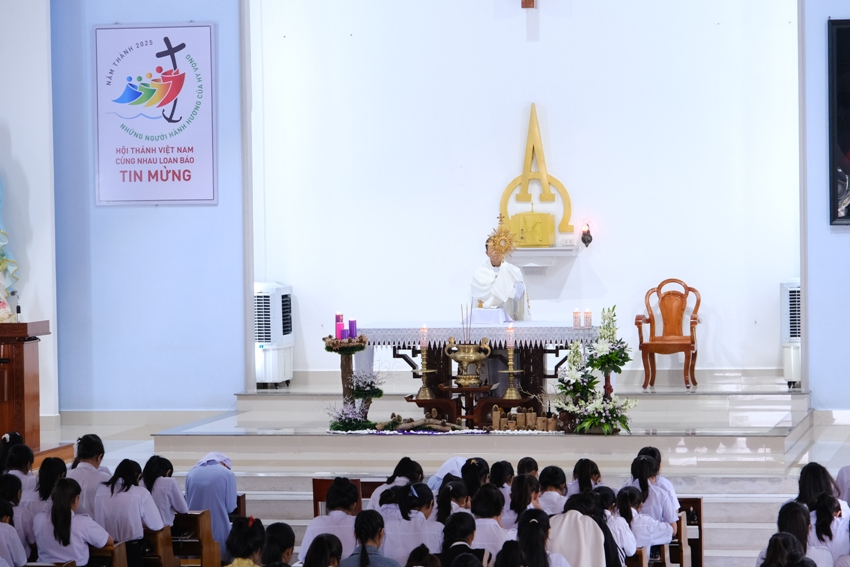 Cá em Dự Tu vùng hạt Cam Lâm - Cam Ranh tĩnh tâm Mùa Vọng
