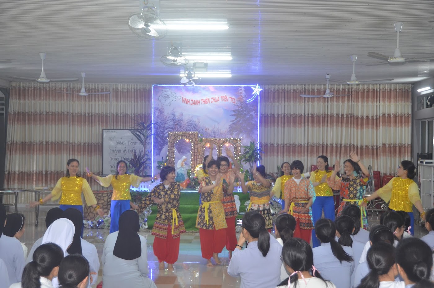 VUI GIÁNG SINH 2020. Ảnh: MTG Nha Trang