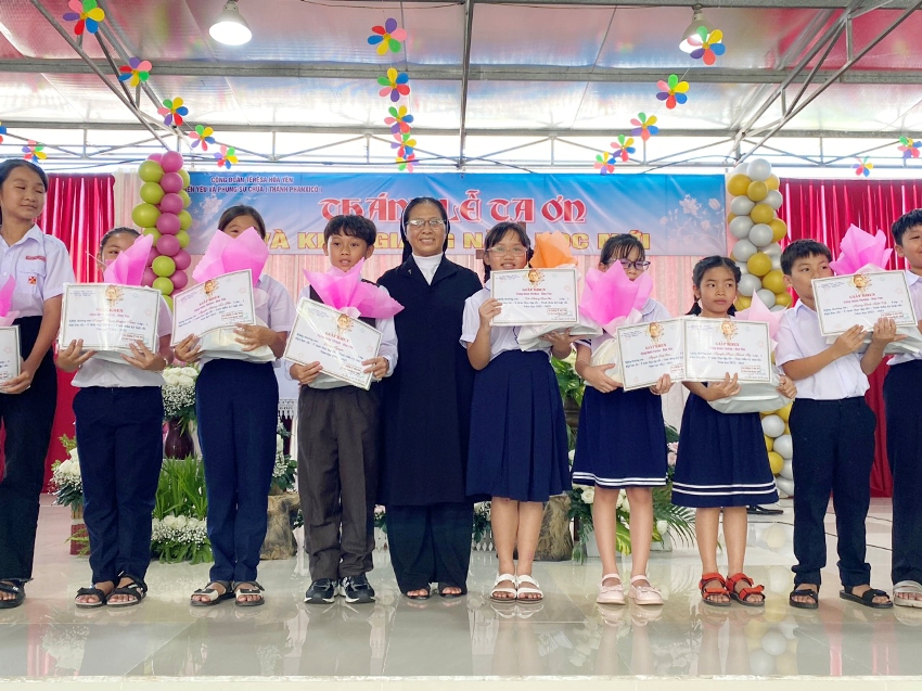 THÁNH LỄ TẠ ƠN & KHAI GIẢNG NĂM HỌC 2023 - 2024