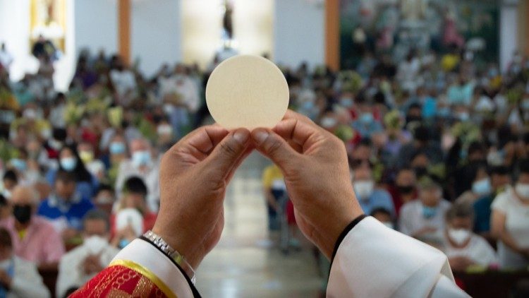 Năm Thánh và ơn toàn xá nhân 375 năm phép lạ Thánh Thể ở Peru